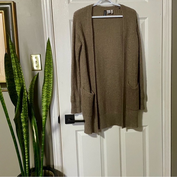 H&M Open Front Mohair, Wool and Acrylic Blend Knit Cardigan w/Two Front Pockets - Picture 2 of 8